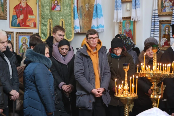 У Луцьку в останню дорогу провели захисника України Вадима Кравчука. ФОТО