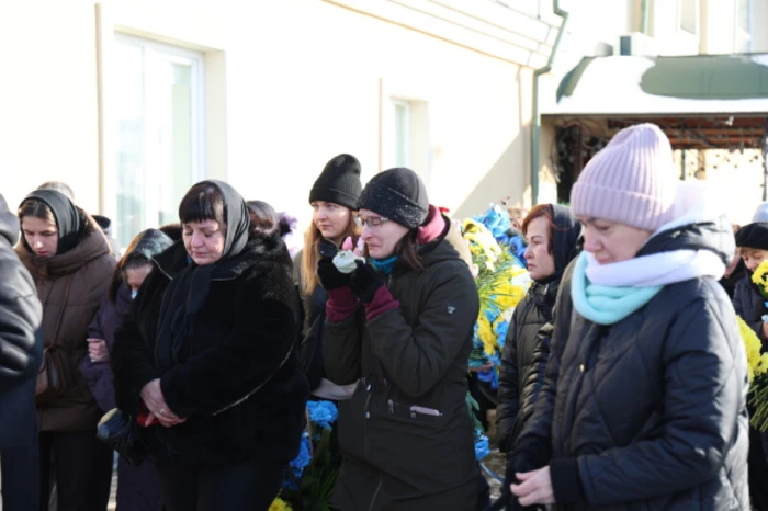 У Луцьку в останню дорогу провели захисника України Вадима Кравчука. ФОТО