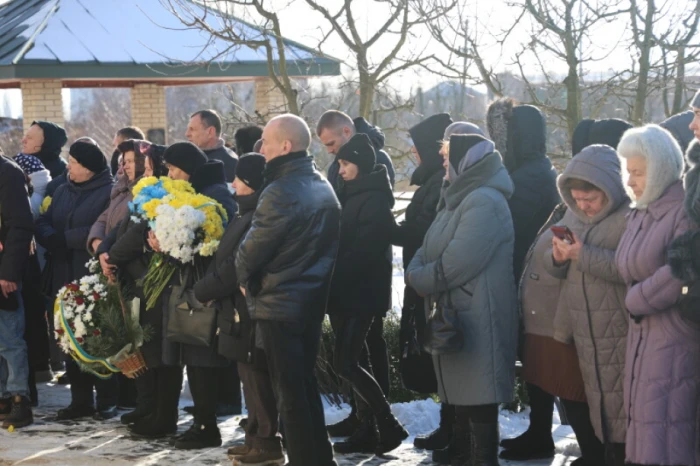 У Луцьку в останню дорогу провели захисника України Вадима Кравчука. ФОТО