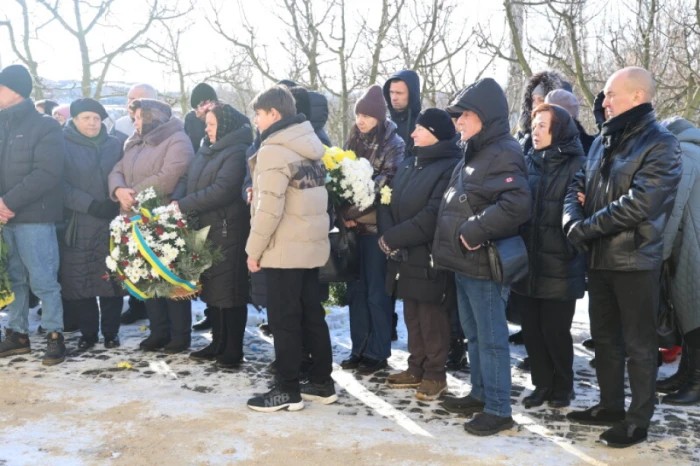 У Луцьку в останню дорогу провели захисника України Вадима Кравчука. ФОТО