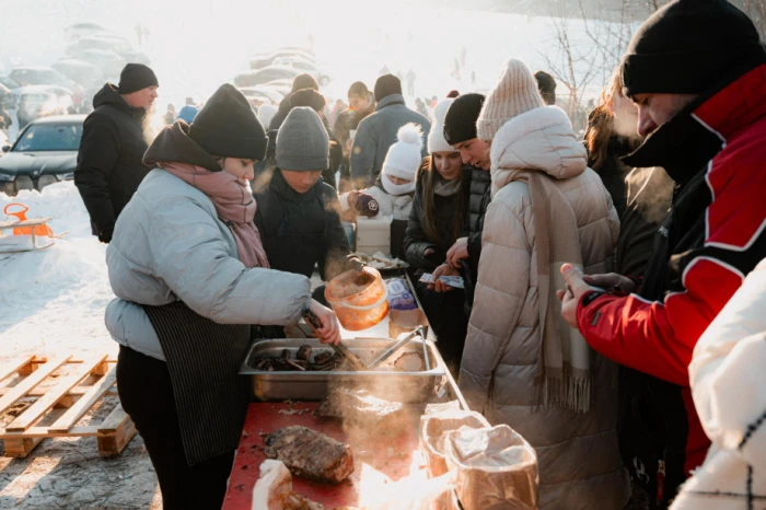 Велика гірка та смачна їжа: біля Луцька організували благодійний захід, щоб врятувати Матвія Колядюка