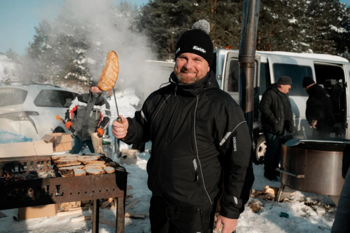 Велика гірка та смачна їжа: біля Луцька організували благодійний захід, щоб врятувати Матвія Колядюка
