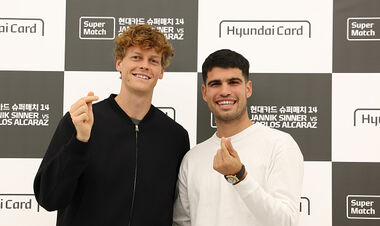 ВІДЕО. Сіннер та Алькарас зіграли у настільний теніс перед матчем в Інчхоні