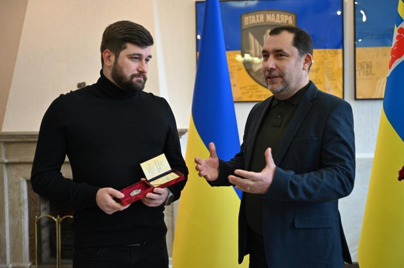 Визнання за талант і покликання: співак і лікар із Закарпаття отримали державні відзнаки