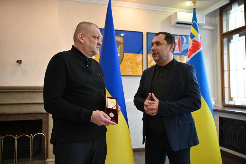 Визнання за талант і покликання: співак і лікар із Закарпаття отримали державні відзнаки