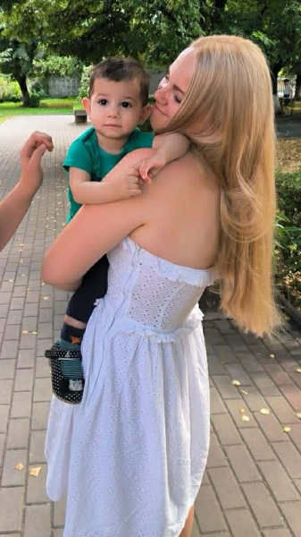 За два роки всиновили трьох дітей. Історія відомого закарпатського журналіста