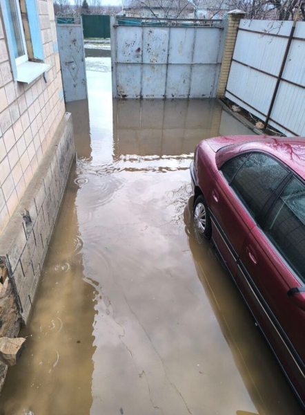 Луганськ після відлиги пішов під воду: окупанти називають це “Венецією”, - ФОТО