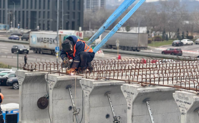 Хто забрав 7,4 млрд грн, які валялися на київських дорогах? Топ-5 головних ремонтів 2025 року