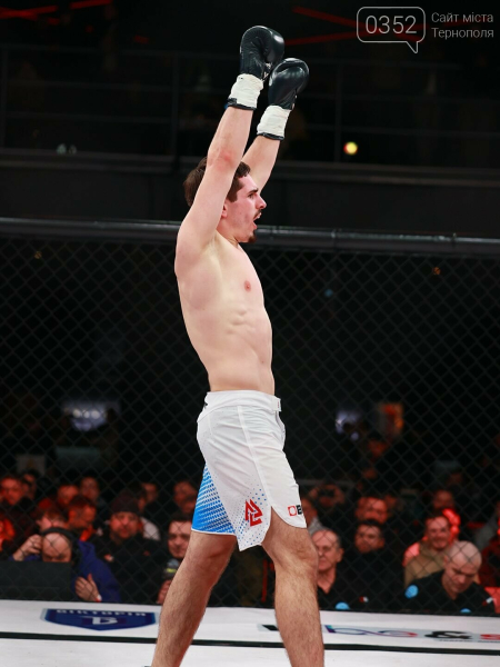 Жорсткі бої, великі перемоги: тернопільські кікбоксери Михайлиця і Стецій розірвали суперників на BFL Pro (ФОТО, ВІДЕО)