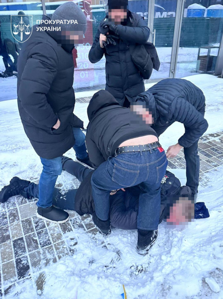 Мільйон за право виконати тендер: у Києві затримано директора комунального підприємства