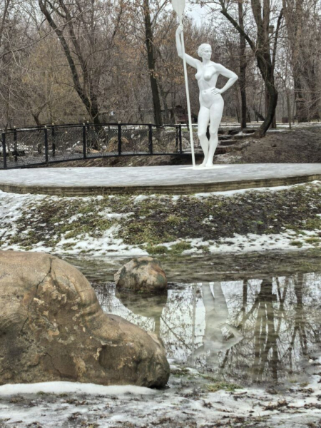 Луганськ після відлиги пішов під воду: окупанти називають це “Венецією”, - ФОТО