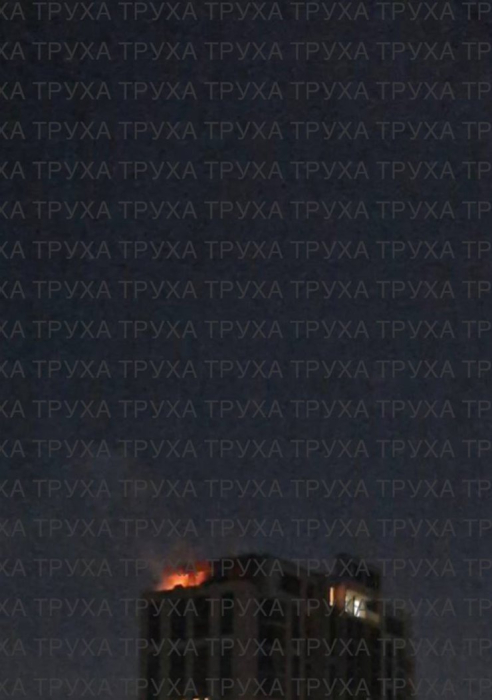 Пожежа на даху багатоповерхівки Києва після удару "Шахеда"