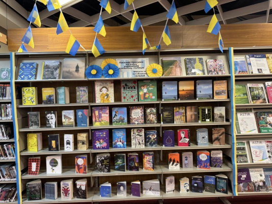 В Ірландії відкрили &laquo;Українську книжкову полицю&raquo; у бібліотеці міста Голвей