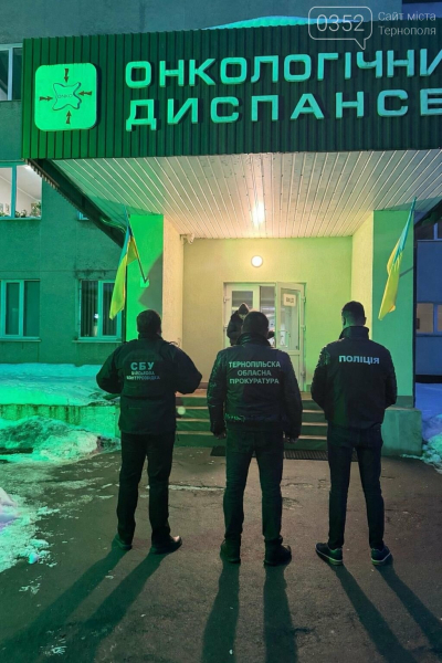 За довідку про інвалідність - 1,5 тис. доларів: на Тернопільщині підозрюють двох медиків (ФОТО)