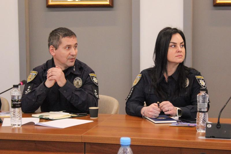 Інклюзивна мобільність: в Ужгороді обговорили доступність навчання водінню для людей з інвалідністю