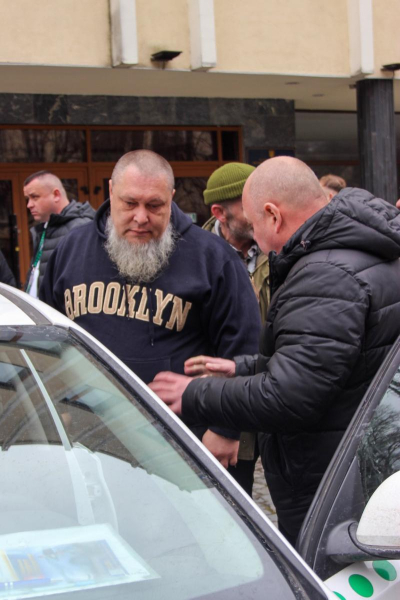 Інклюзивна мобільність: в Ужгороді обговорили доступність навчання водінню для людей з інвалідністю