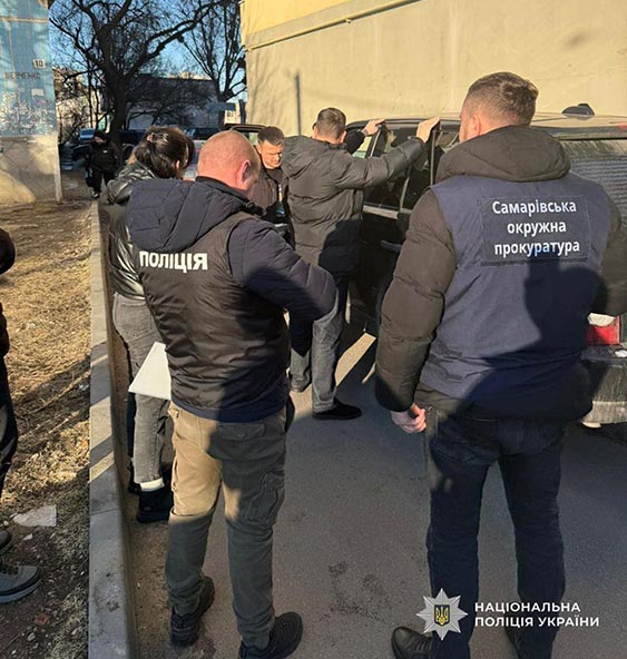 На Дніпропетровщині посадовця селищної ради затримали на хабарі