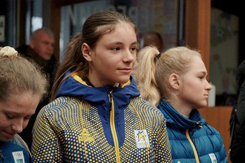 Олімпійський прапор підняли в Ужгороді з нагоди відкриття Зимових Олімпійських ігор-2026 в Італії.