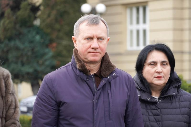 Олімпійський прапор підняли в Ужгороді з нагоди відкриття Зимових Олімпійських ігор-2026 в Італії.