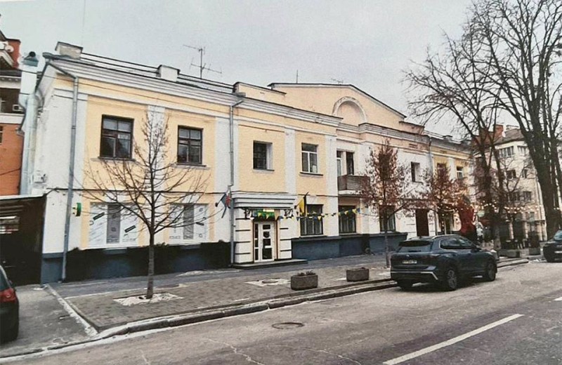 Полтавська міськрада зробила перший крок на шляху до реконструкції будинку на Соборності, 2