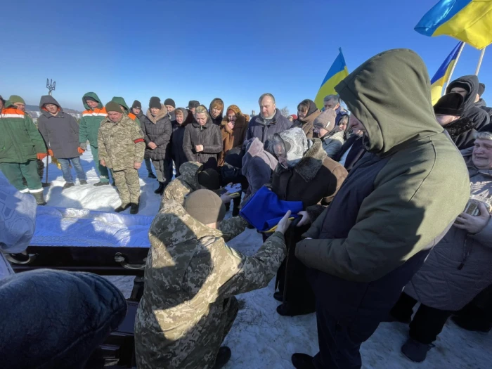 Вічний спокій у рідному селі: Підгайцівська громада попрощалася із воїном Анатолієм Скубієм. ФОТО