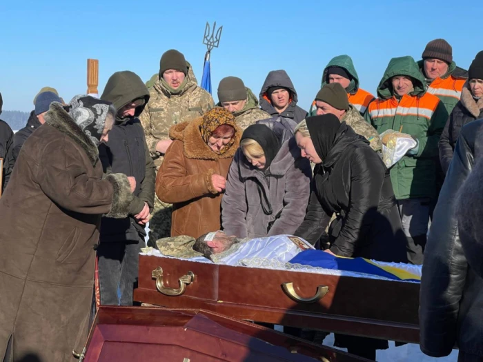 Вічний спокій у рідному селі: Підгайцівська громада попрощалася із воїном Анатолієм Скубієм. ФОТО