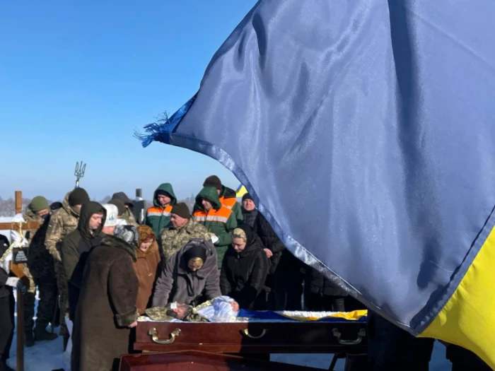 Вічний спокій у рідному селі: Підгайцівська громада попрощалася із воїном Анатолієм Скубієм. ФОТО